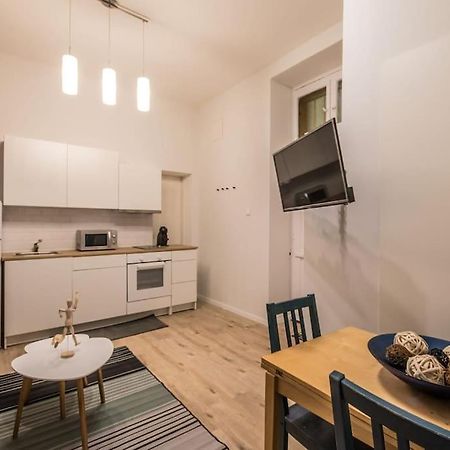 A+ Budapest Central Dob Street Apartment Bagian luar foto