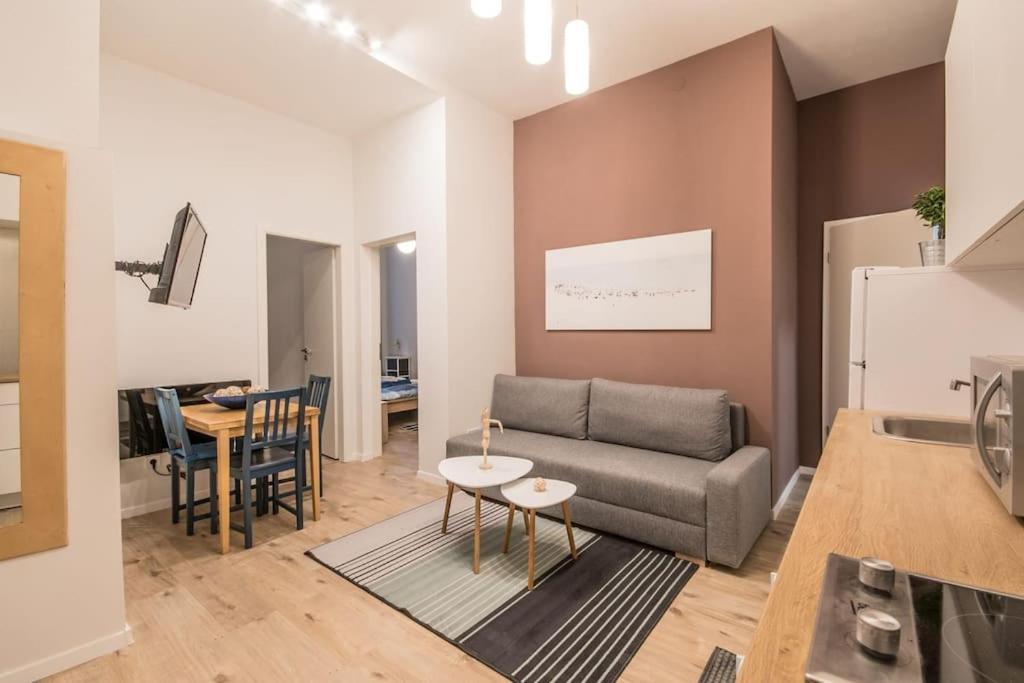 A+ Budapest Central Dob Street Apartment Bagian luar foto