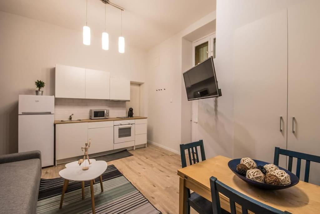 A+ Budapest Central Dob Street Apartment Bagian luar foto