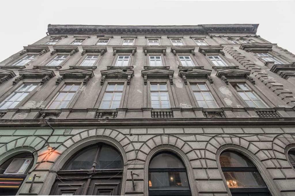 A+ Budapest Central Dob Street Apartment Bagian luar foto